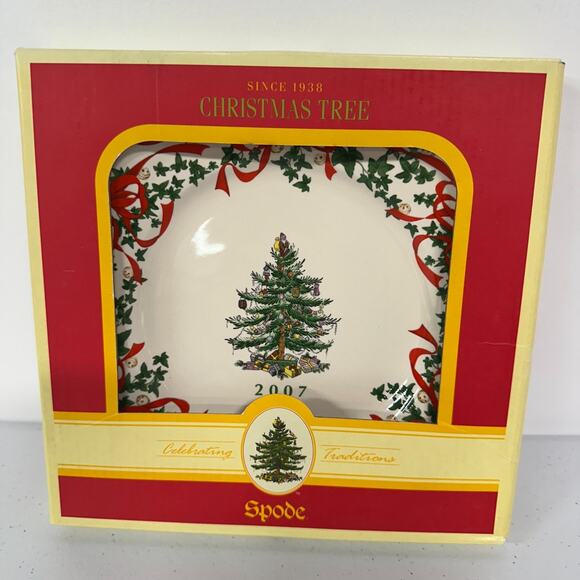 Spode Other - New in Box - Spode 2007 Annual Collector Holiday Plate 8" Christmas Tree Design
